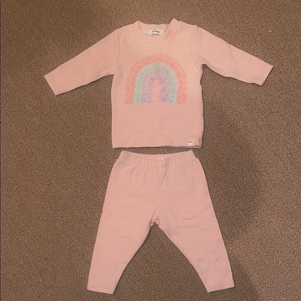 Pink Rainbow baby outfit 

0-3M